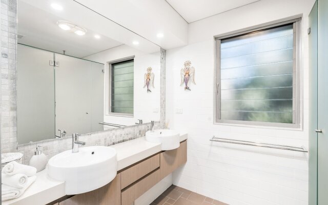 Your Luxury Escape - Vue from Here