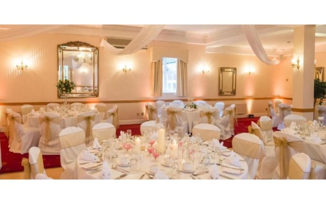 The Glen Yr Afon House Hotel