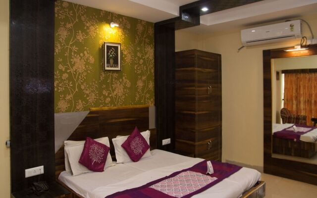 OYO 4065 Hotel Richi