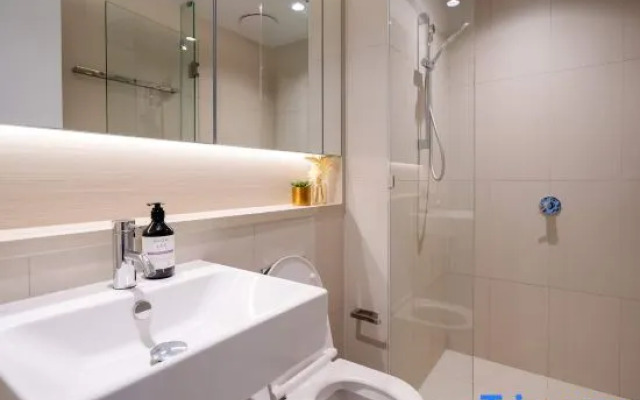 1B1B Condo with Bay &River Views