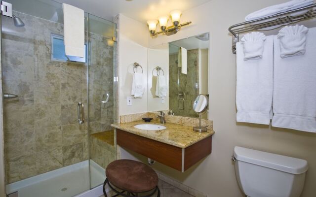 Red Cottage Inn & Suites
