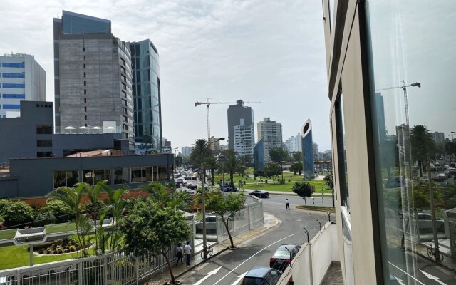 Upscale 2BR at Larcomar, Miraflores