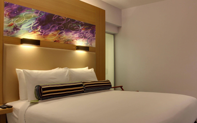 Aloft Ahmedabad, Sg Road