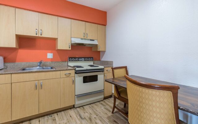Motel 6 Englewood, FL