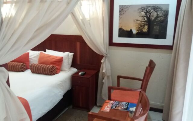 Cresta Mowana Safari Resort & Spa