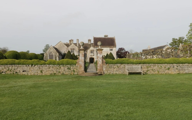 The Lodge at Crossroads Farm