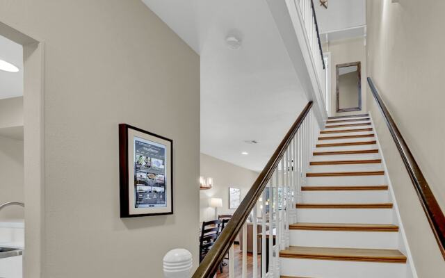 Luxury Riverfront Condo 1 BLK to Schlitterbahn!