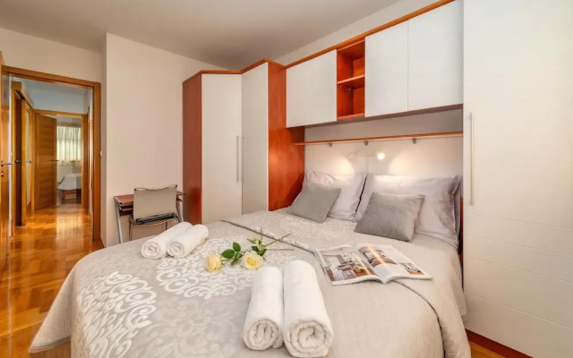 Cityscape Comfort Apartment With Garage