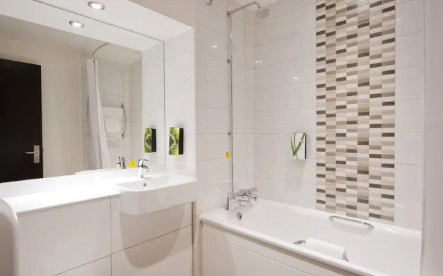 Premier Inn Bristol Cc - Lewins Mead