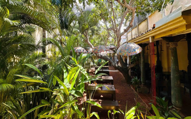 Mango House