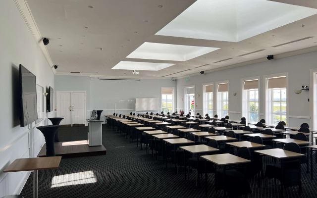 Park Inn by Radisson Shannon Airport