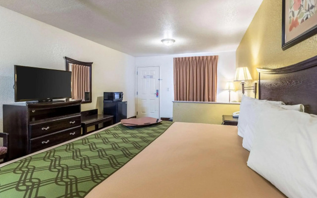 Econo Lodge Inn & Suites Searcy