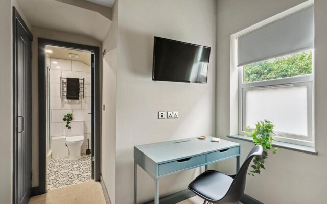 Studio 3, 25 Meriden