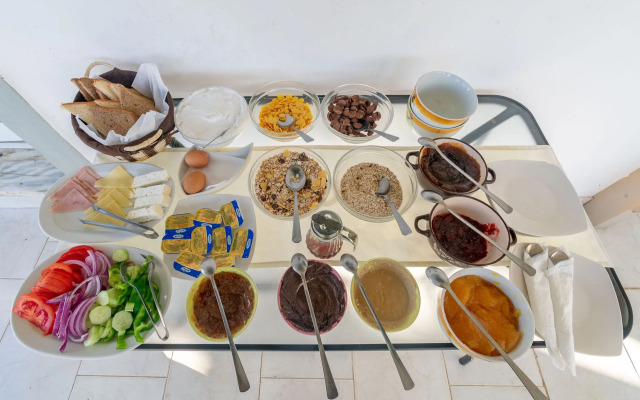 Akis Villa Studios & Apartments with Pool