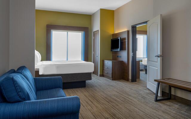 Holiday Inn Express & Suites Dallas East - Fair Park, an IHG Hotel