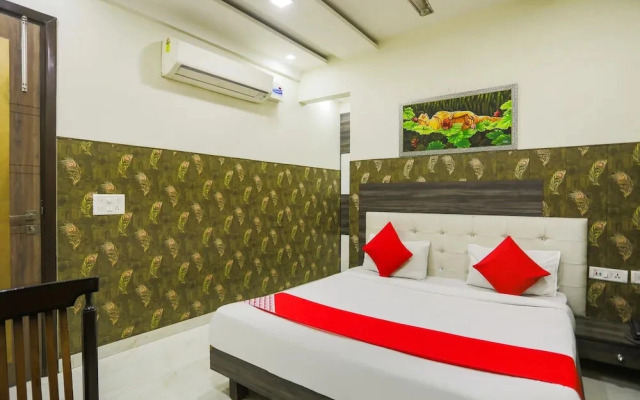 OYO 93550 Season''s Grand