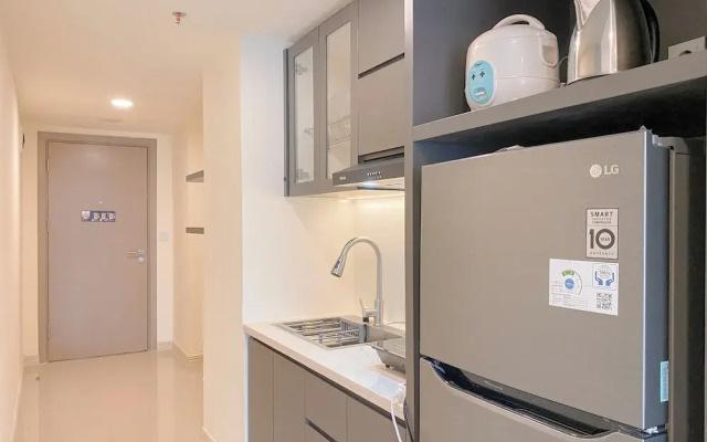 Cozy And Modern 2Br At Meikarta Apartment
