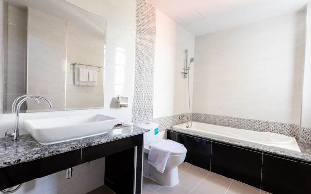 O2 Hotel Lopburi