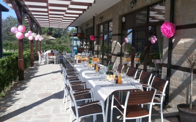 Family Hotel Zvezda