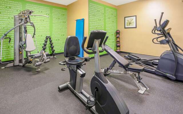 La Quinta Inn & Suites by Wyndham Midwest City - Tinker AFB