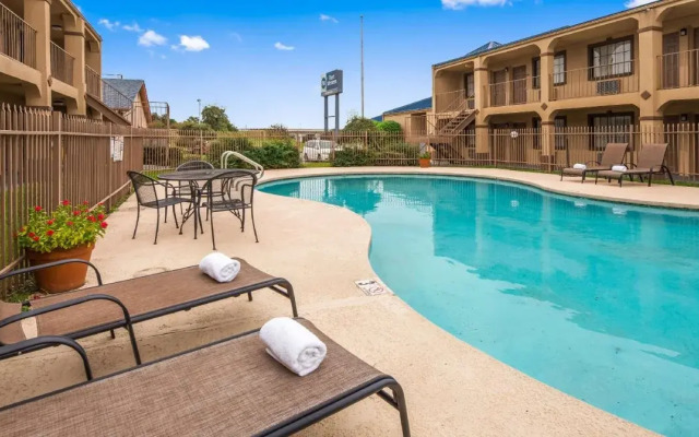 Motel 6 Nacogdoches TX