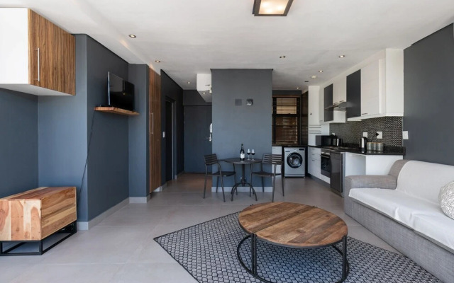 The Decks 1102 by CTHA