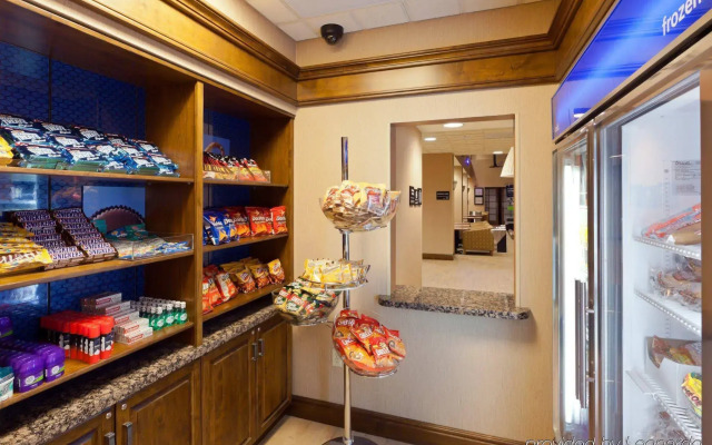 Hampton Inn & Suites Fairbanks