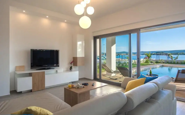 Villa in Turanj With Stunning Sea Views