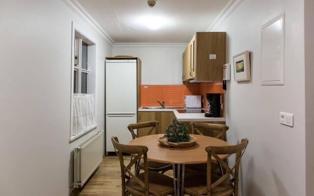 Acco Apartments
