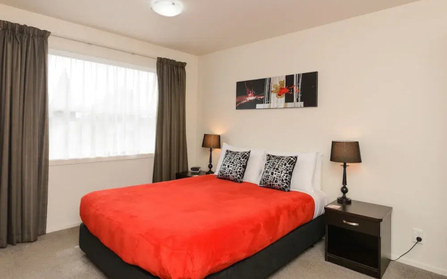 Ellena Court Motel