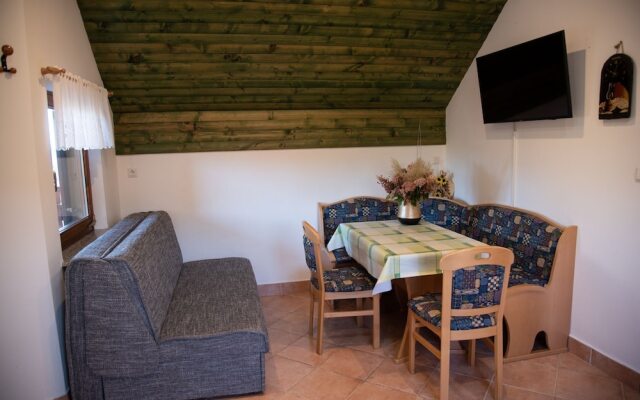 Vineyard Cottage Brodaric