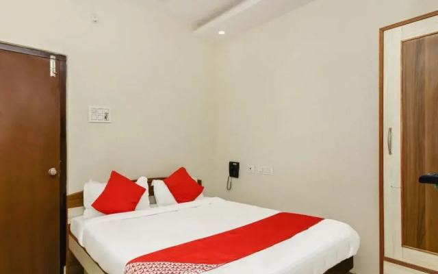 Sri Lakshmi Deluxe By OYO Rooms