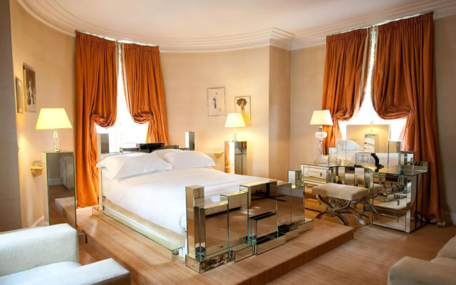 L'Hotel