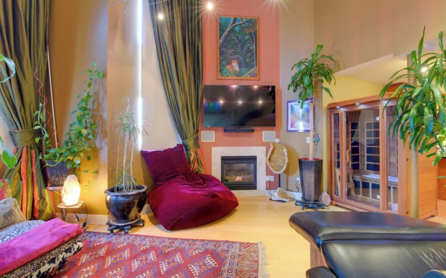 Cozy Emeryville Studio, Near Beaches & Parks!