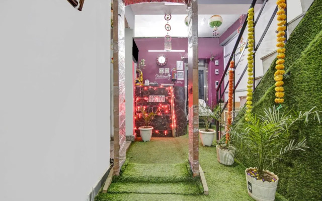 OYO Flagship 70370 Silver Inn