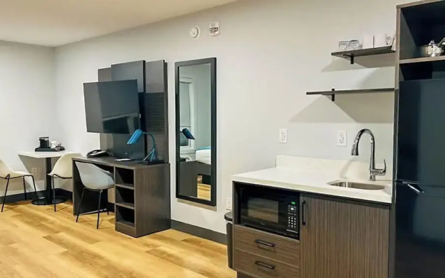 Studio 6 – Fort Frances, On