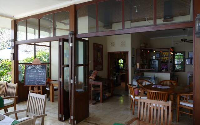 Nusa Indah Bungalows & Villa