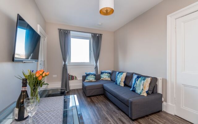 Silver Lining Charming Meadowbank Flat