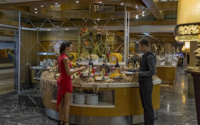 Royal Dragon Hotel – All Inclusive