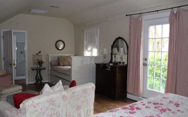 Hope and Glory Inn and Vineyard