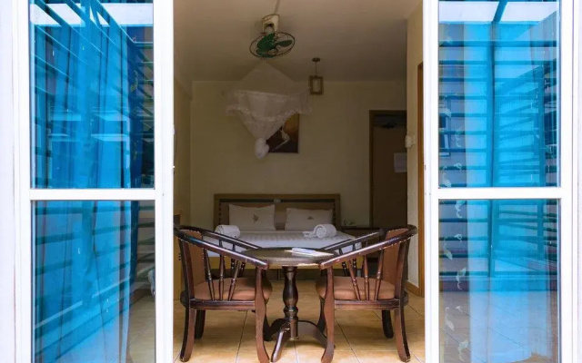 Aponye Hotel
