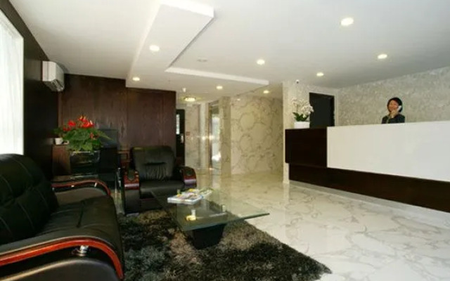 Quality Suites Alexander Inn