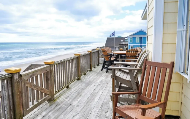 Sunflower Beach House by Topsail Realty
