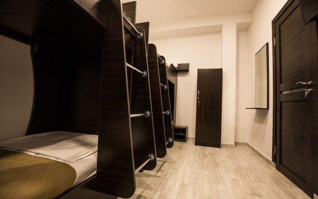 5 Rooms Mini-Hotel & Tours