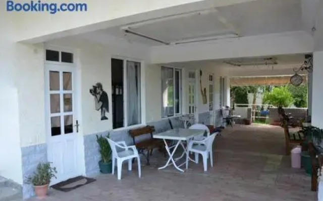 TJ Guest House