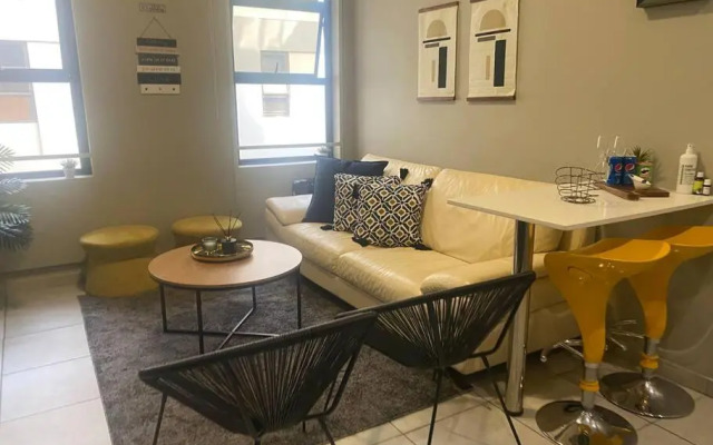 Stylish Dante’s 1-bedroom condo free Wifi & Cinema