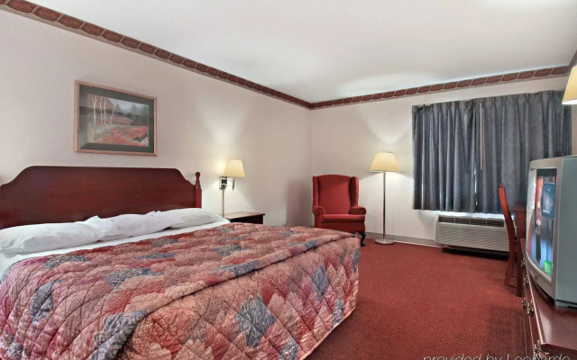 Red Roof Inn Hendersonville