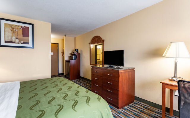 Quality Inn & Suites Farmington