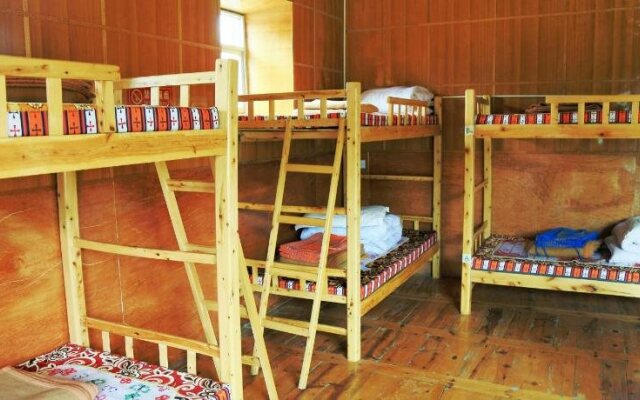 October Daocheng Youth Hostel