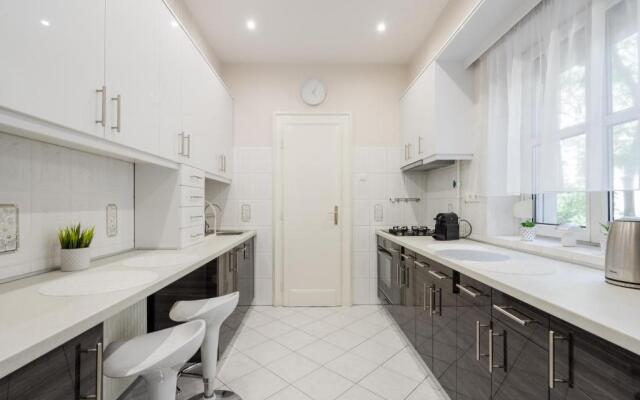 BpR Ethereal Panoramic Suite with A/C & balcony